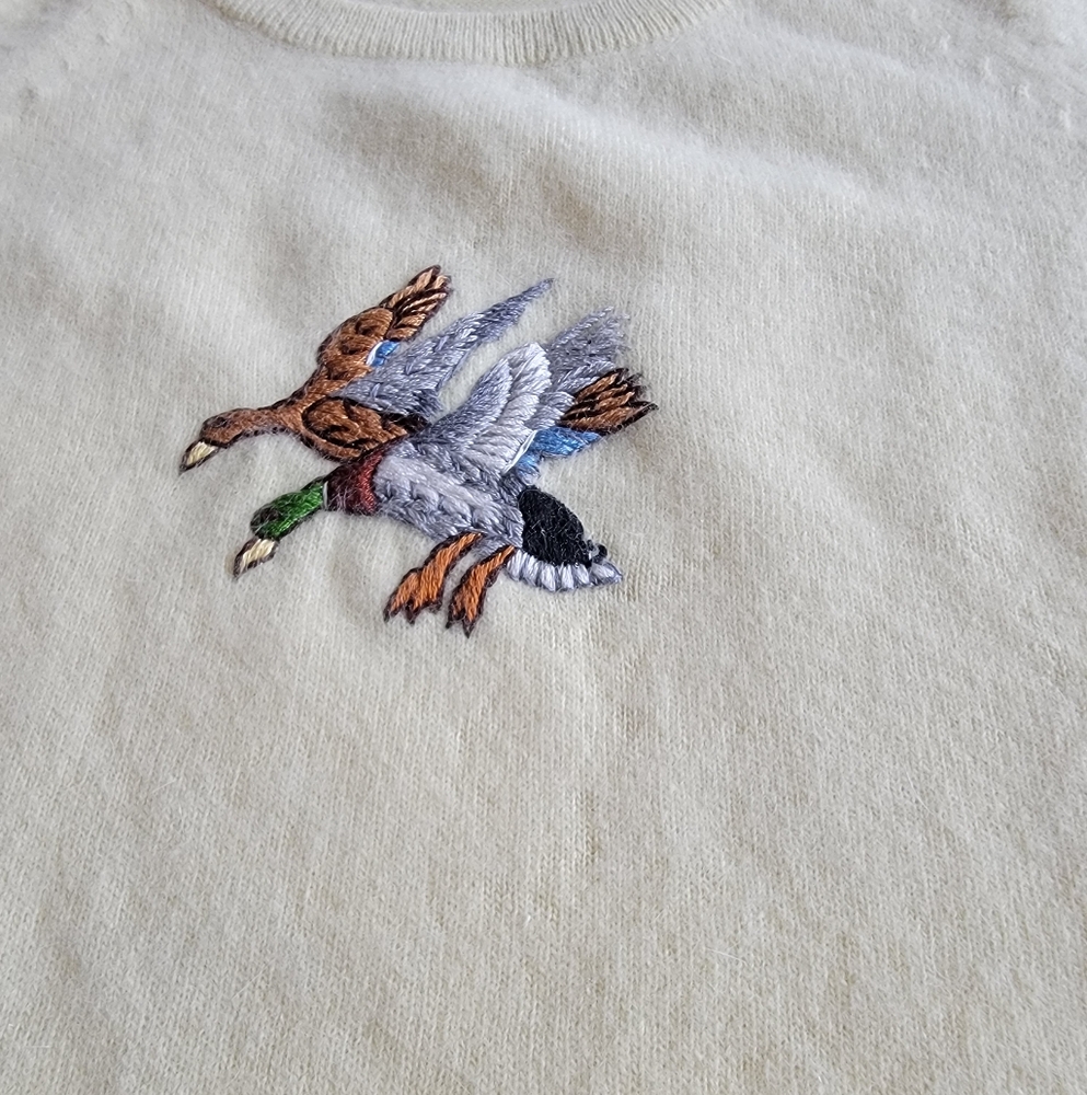 Vintage Yellow/Cream Sweater Set with Embroidered Ducks Size 40 - Picture 9 of 9